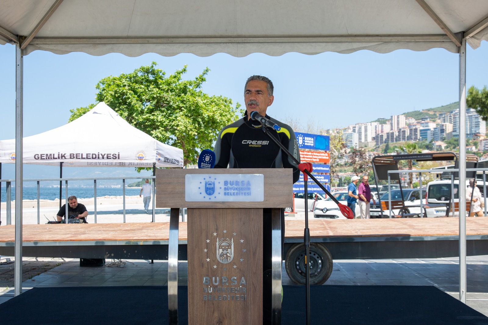Büyükşehir'den Gemlik'te deniz dibi temizliği