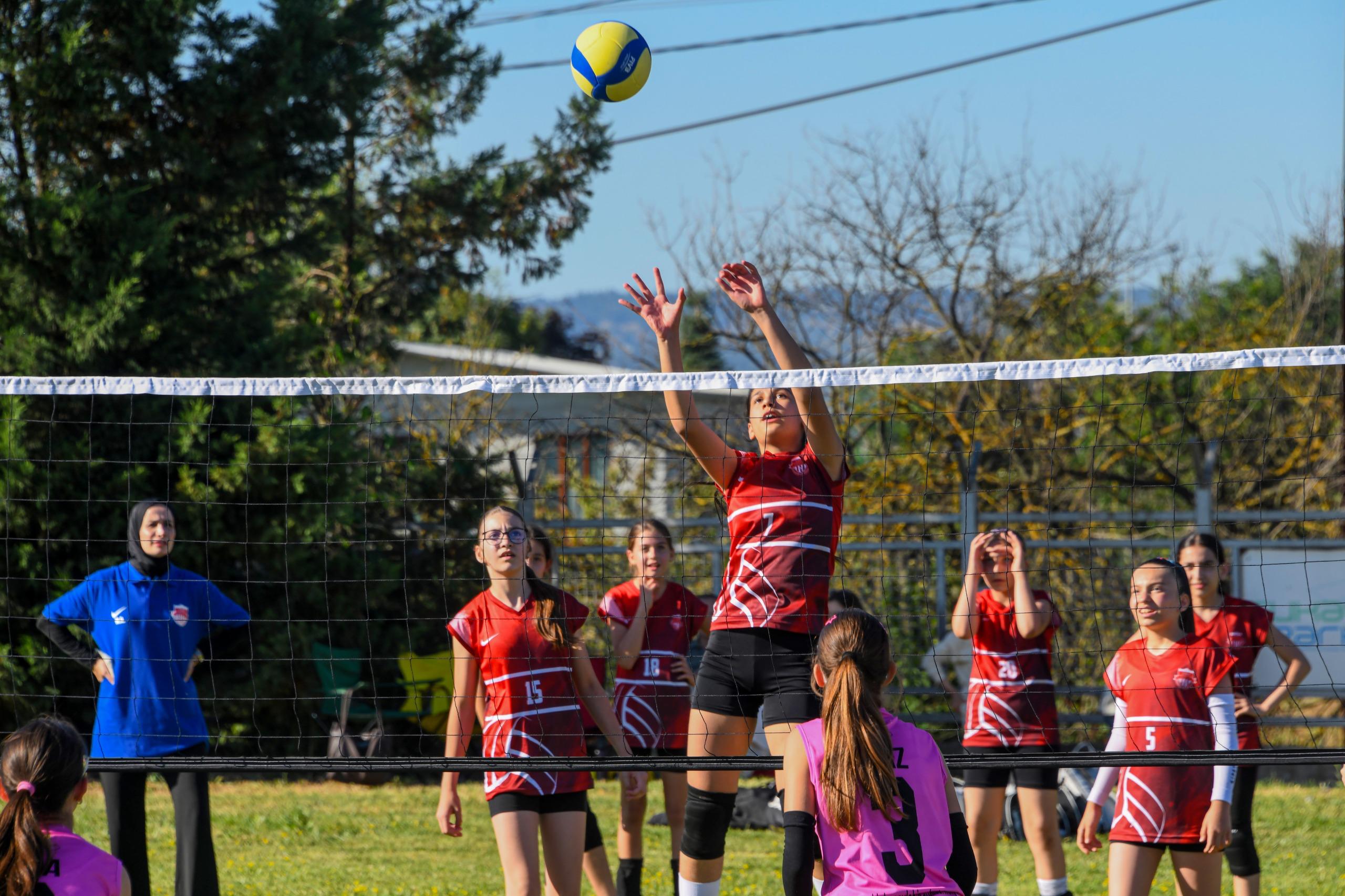 Geleceğin Voleybolcuları Osmangazi’de Yetişiyor