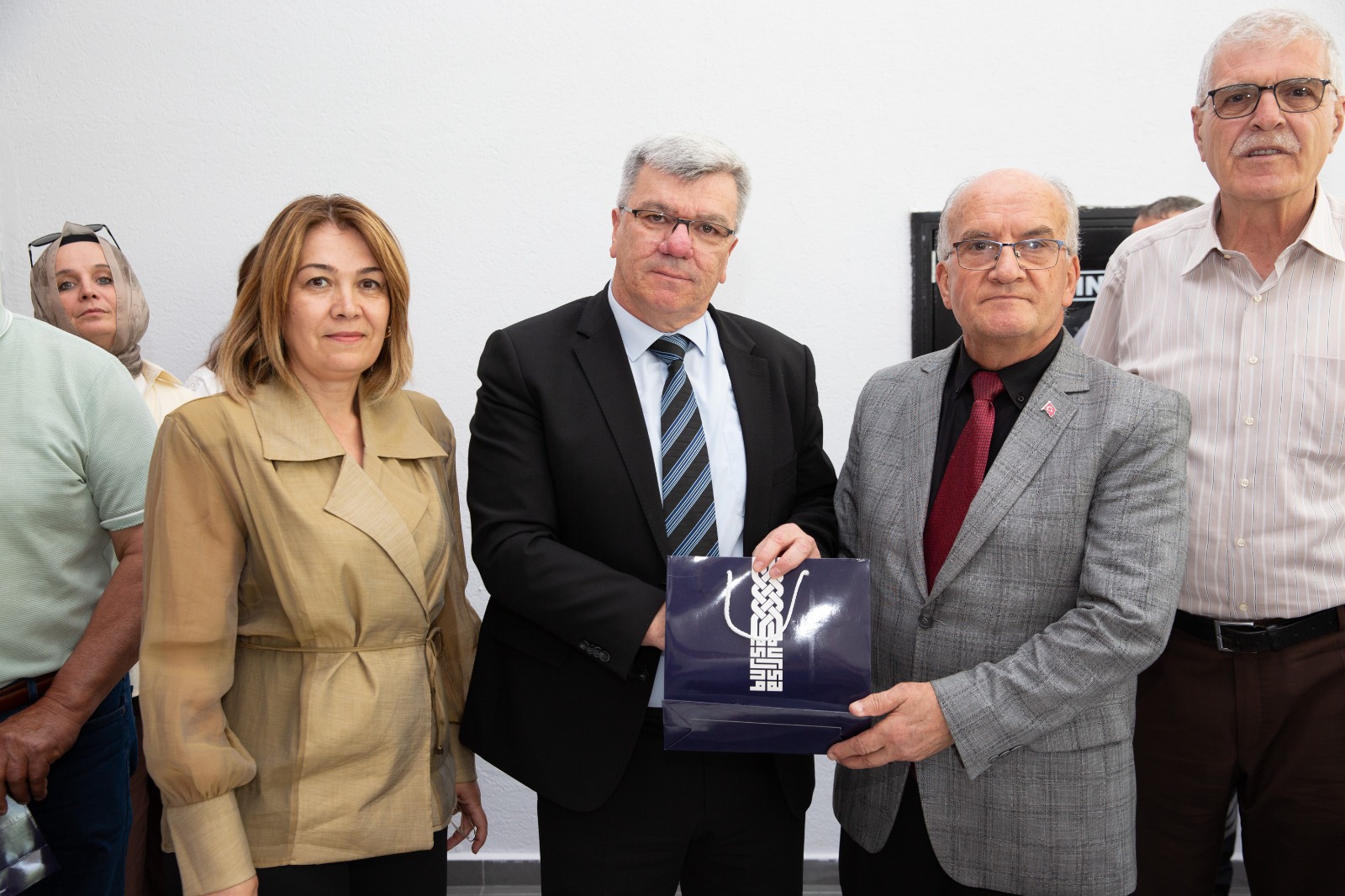 Şehit ve gazi babalarına anlamlı ziyaret