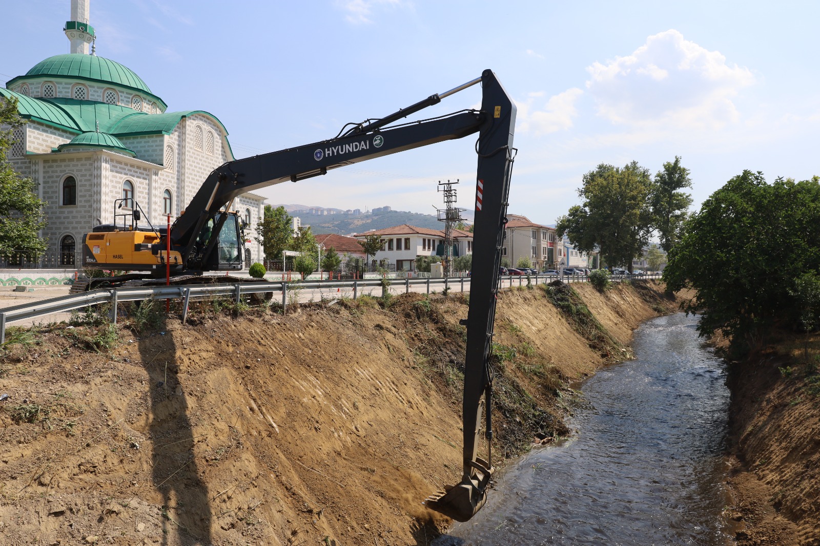 Büyükşehir'den derelerde temizlik seferberliği