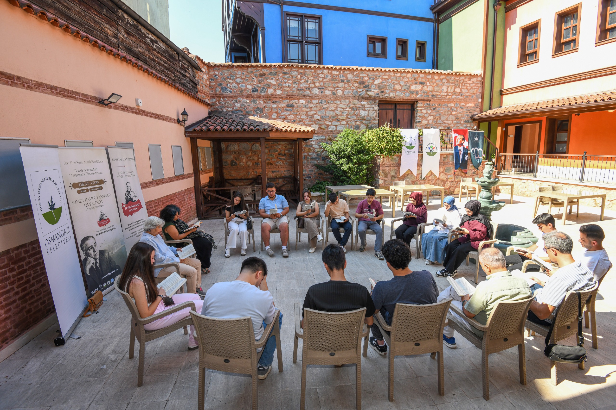 Osmangazi’de Gençler Tanpınar’ın İzinde Bursa’yı Keşfetti