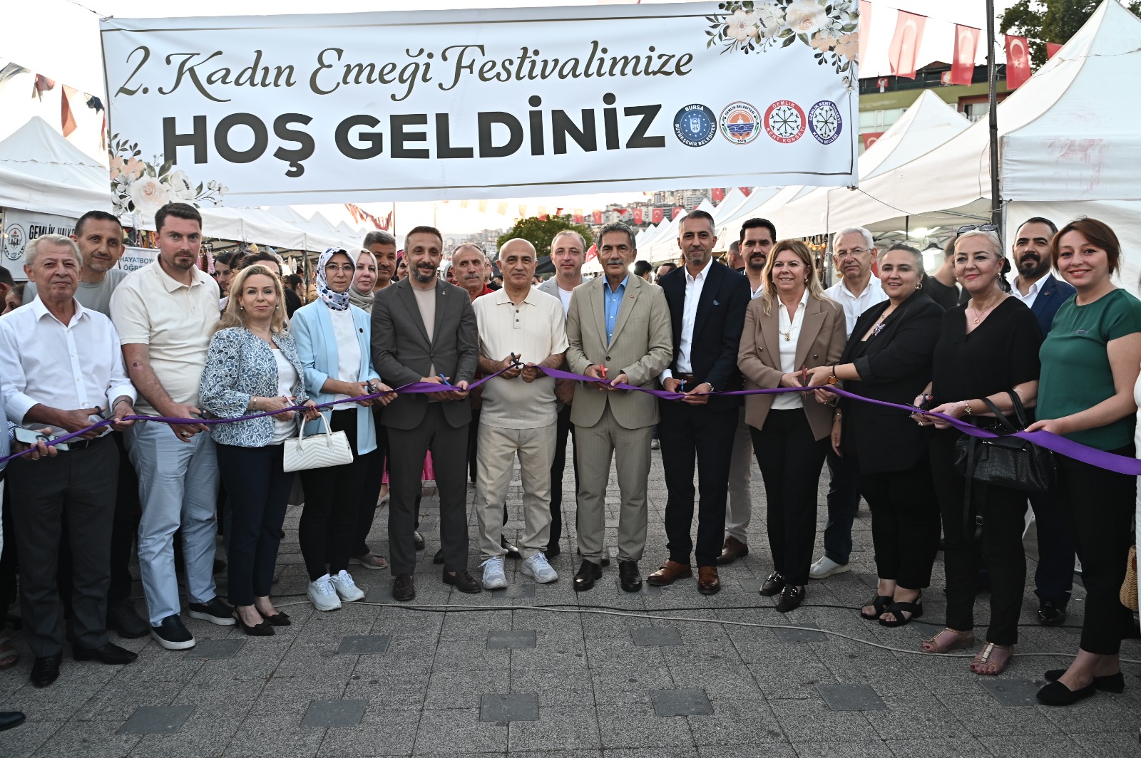 2. GEMLİK KADIN EMEĞİ FESTİVALİ GÖRKEMLİ BİR AÇILIŞLA BAŞLADI