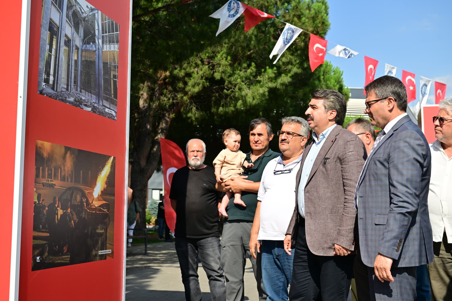 YILDIRIM'DA 15 TEMMUZ RUHU FOTOĞRAF SERGİSİYLE YAŞATILIYOR