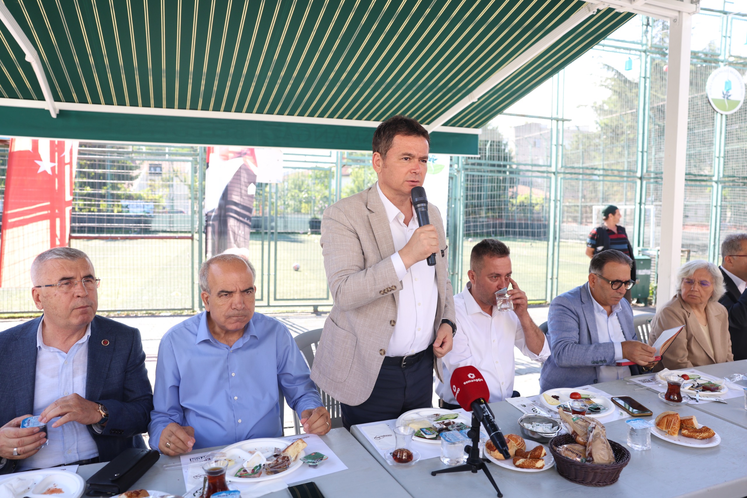 Başkan Erkan Aydın Gülbahçe'de Vatandaşlarla Buluştu