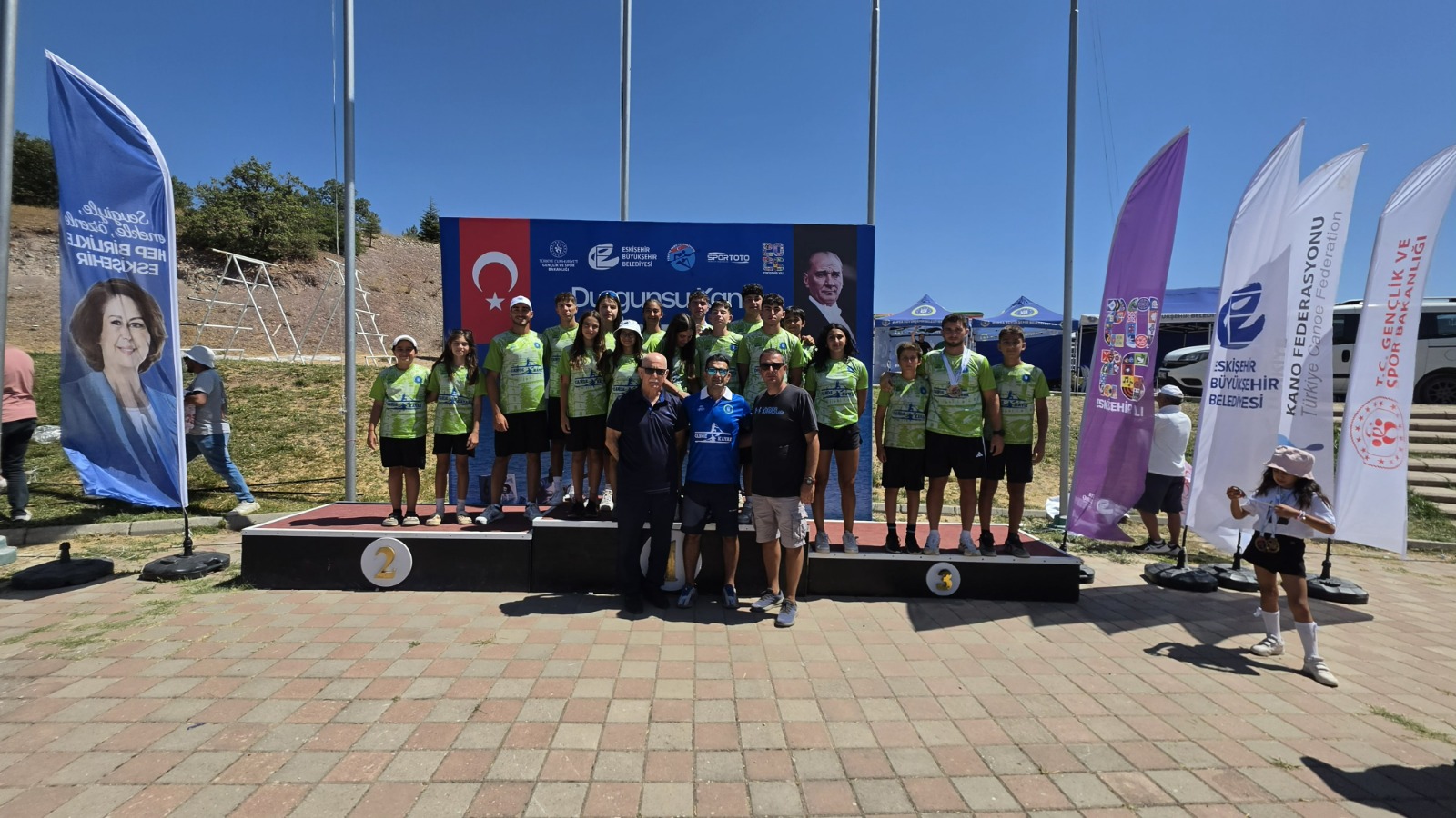 Büyükşehir Belediyespor kanocularından 12 madalya