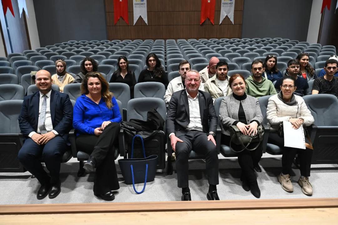 Mimar öğrenciler Karacabey Belediyesi binasını tasarlayacak!