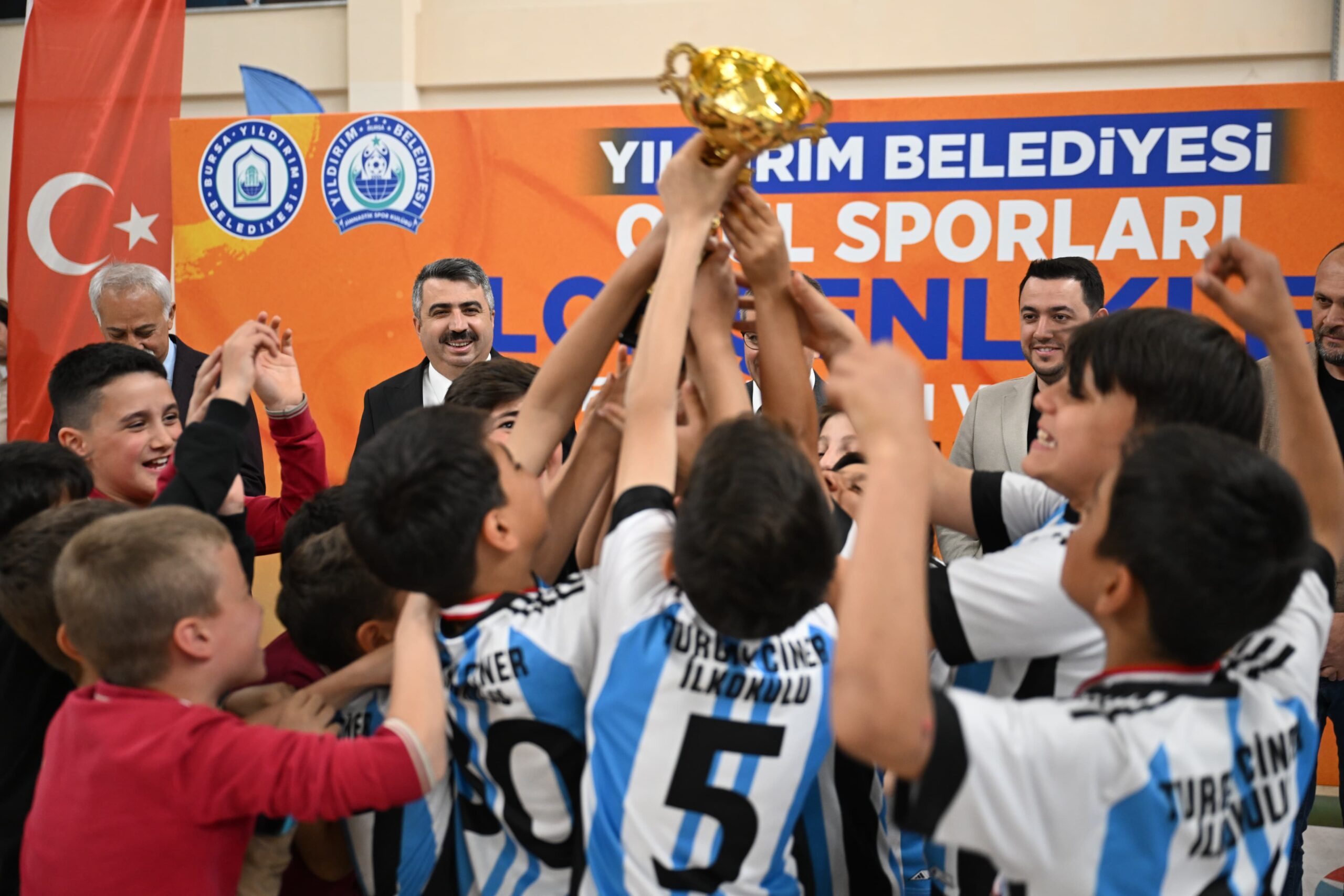 OKUL SPORLARI İLÇE ŞENLİKLERİNDE GÖRKEMLİ FİNAL