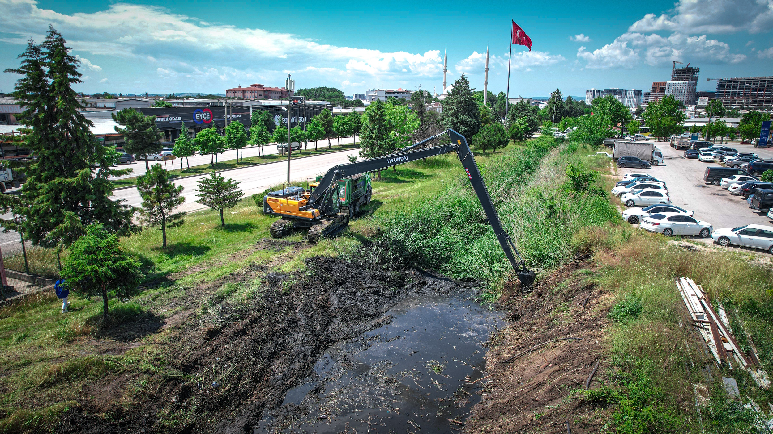 Büyükşehir’den temiz çevre için yoğun mesai