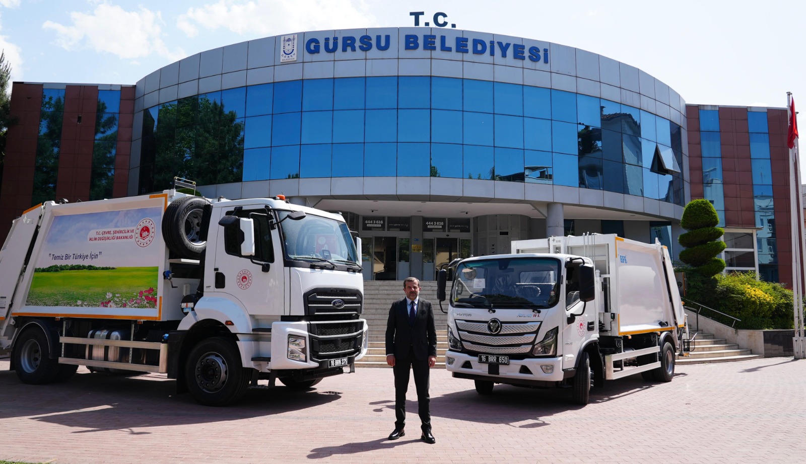 Gürsu’ya Çevre Bakanlığı’ndan Hibe Araç Desteği