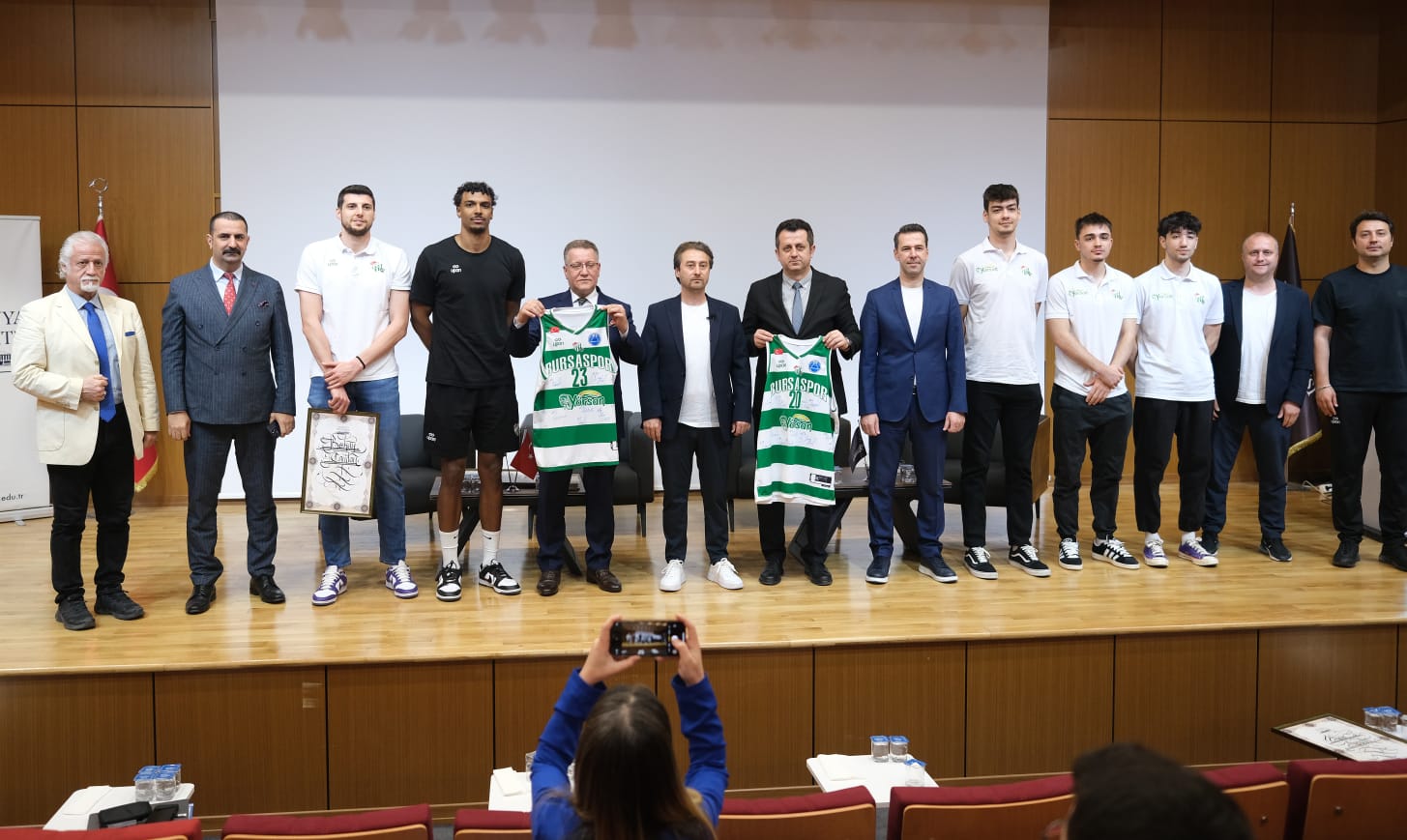 Sezer Sezgin Mudanya Üniversitesinde