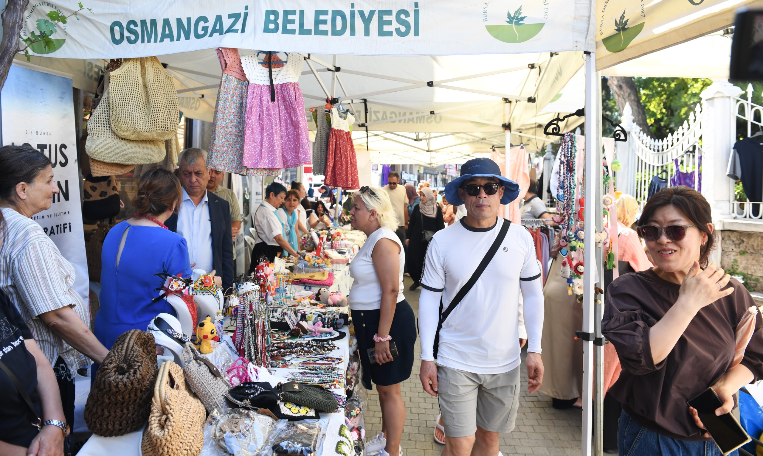 Osmangazi Belediyesi üreten kadınların yanında