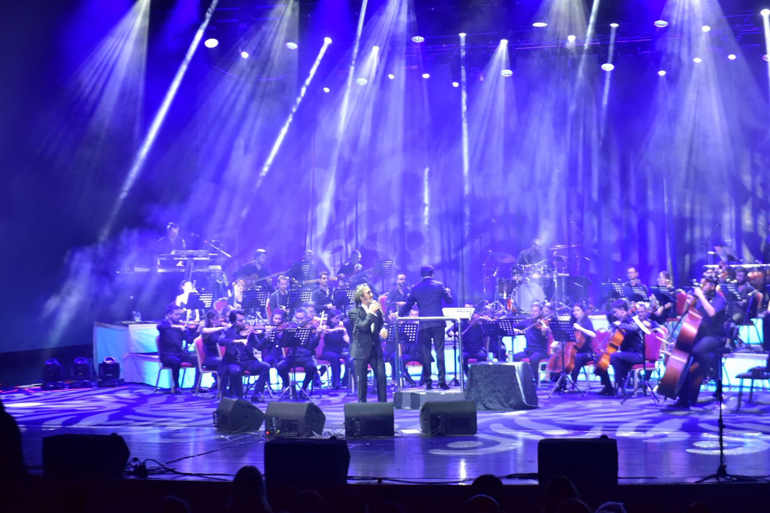 63. Uluslararası Bursa Festivali’nde Fettah Can rüzgarı