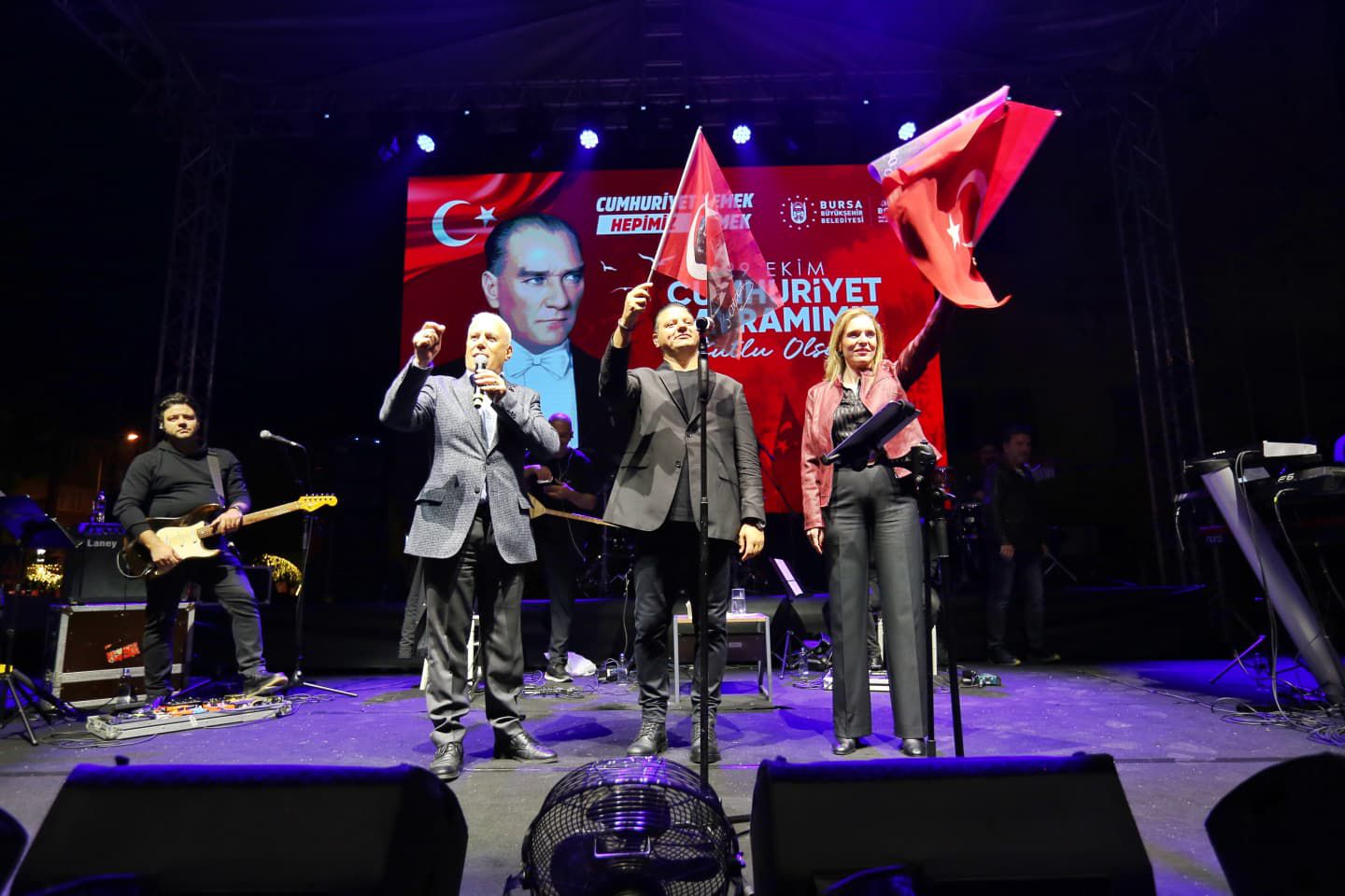Cumhuriyet coşkusu, Kubat ile zirve yaptı
