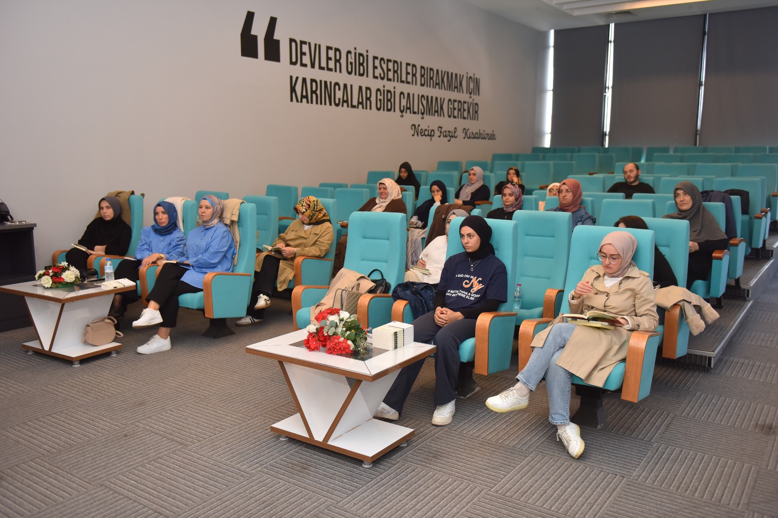 YILDIRIM'DA KİTAP TAHLİLİ PROGRAMI BAŞLADI