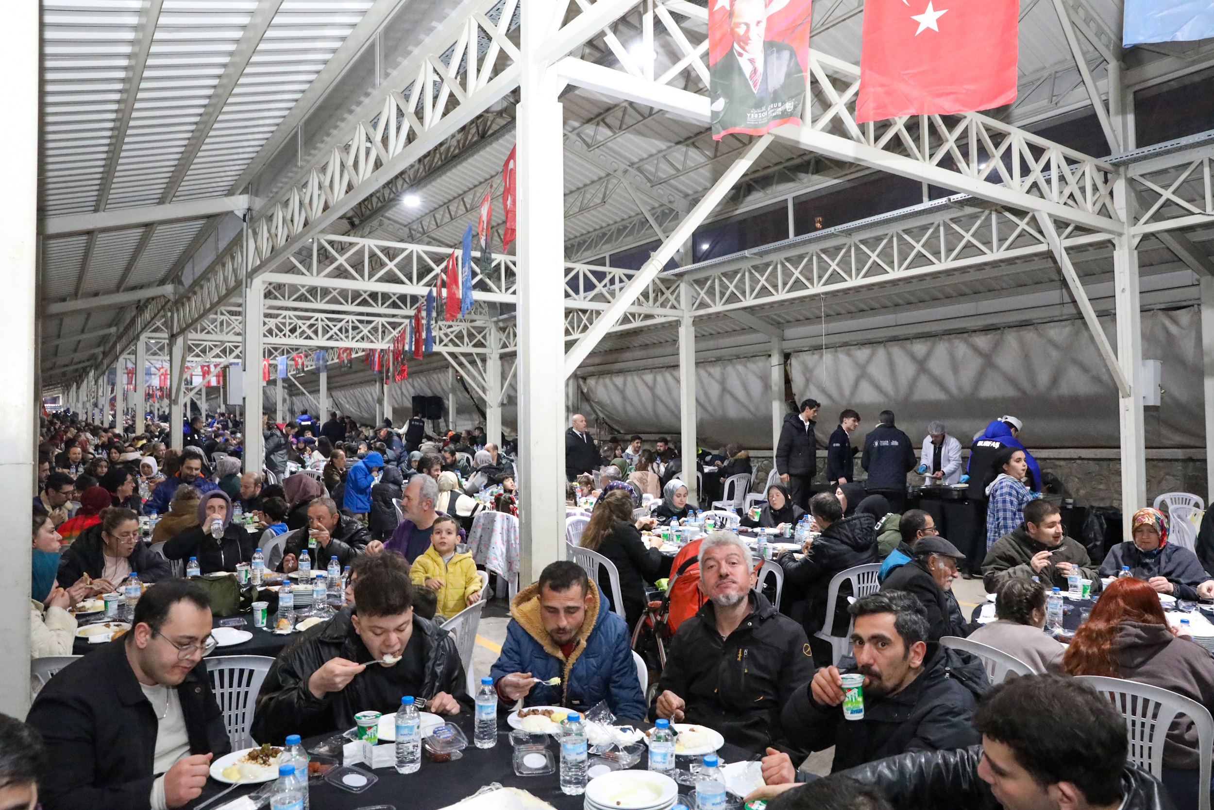 Bereket sofrası Yıldırım’da kuruldu