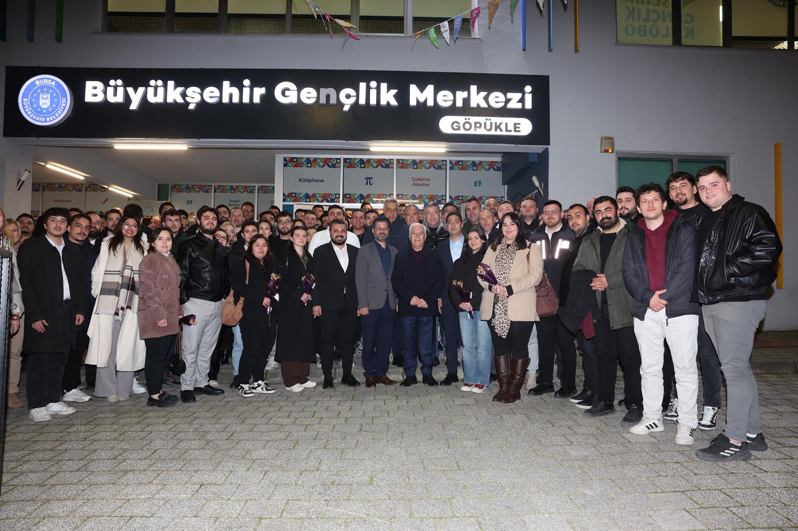 Başkan Mustafa Bozbey, gençlere sahur yaptı