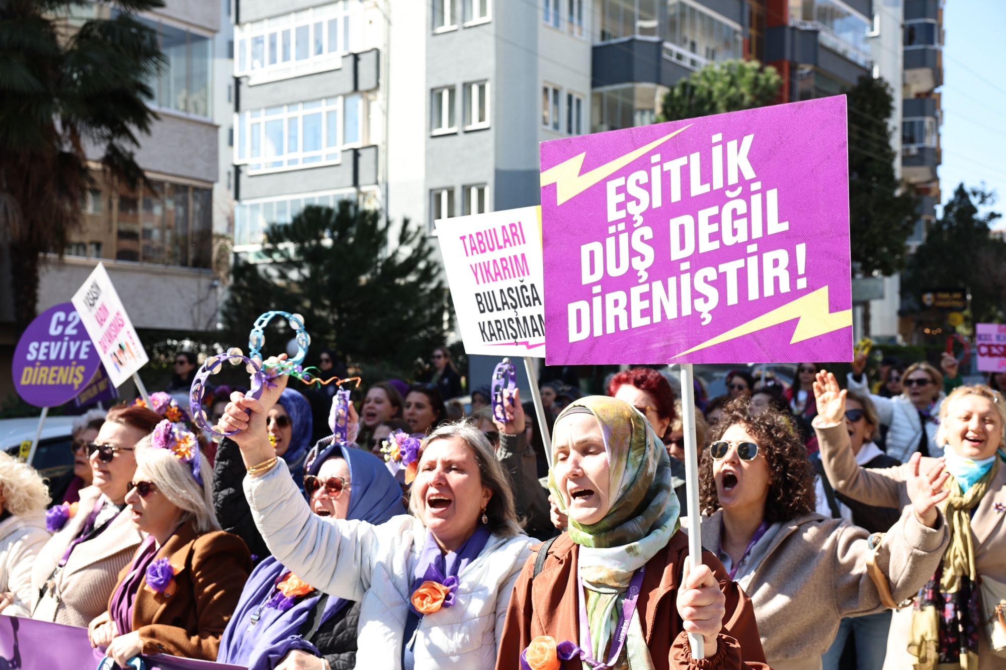 Nilüfer’de kadınlar tek ses oldu: “Eşitlik Ses İster Biz Buradayız”