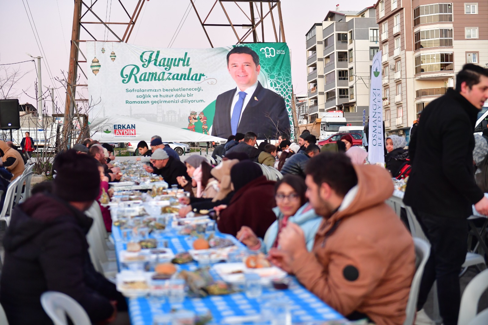 Ramazan Bereketi Geçit Mahallesi’nde Aynı Sofrada Paylaşıldı