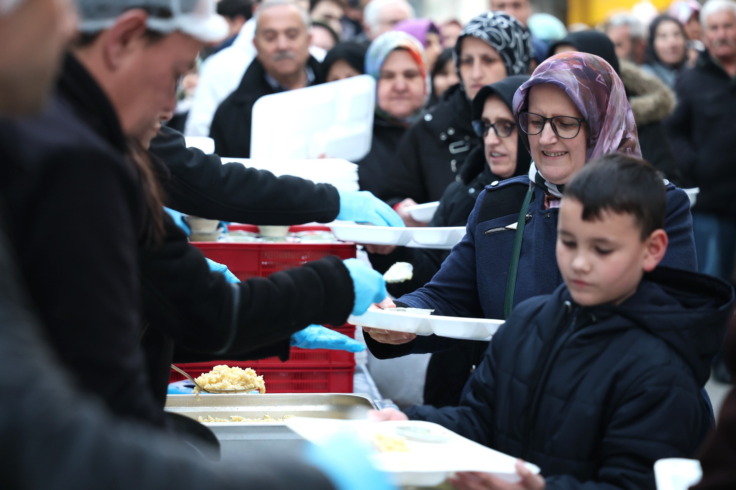 Osmangazi Belediyesi’nin İftar Sofrası Dolup Taştı