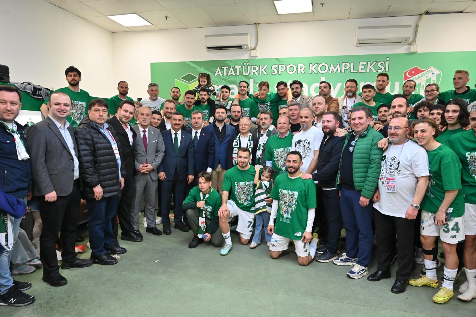 Şampiyonluk coşkusu Büyükşehir'le yaşandı