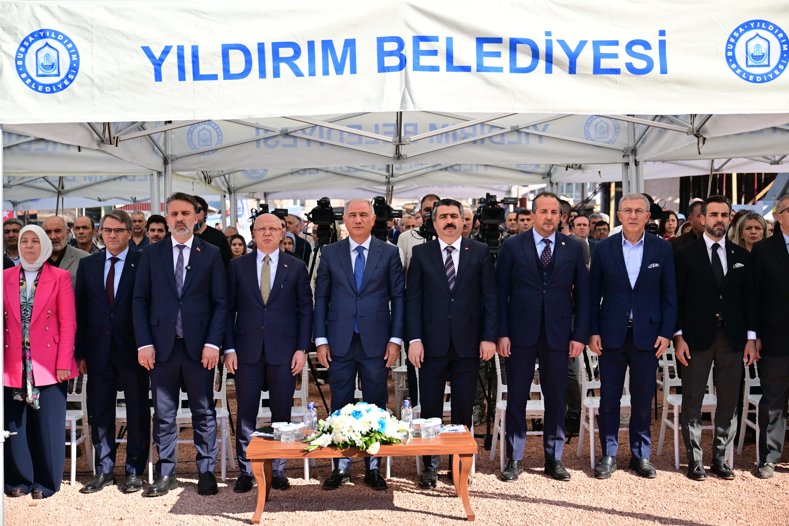 YILDIRIM GELECEĞİ İNŞA EDİYOR